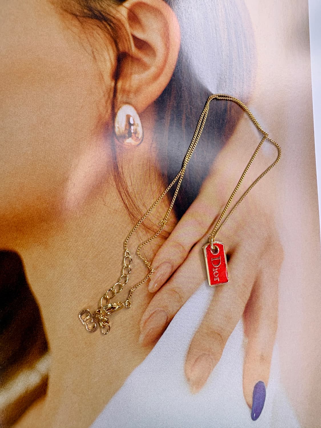 디올 레드 플레이트 바 목걸이 상품이미지2