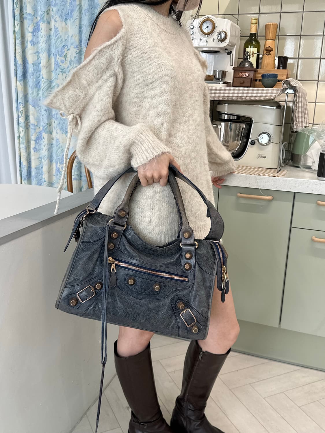 ❌거래중[A 정품] 발렌시아가 자이언트 시티 모터백 블루 카키그레이 상품이미지9