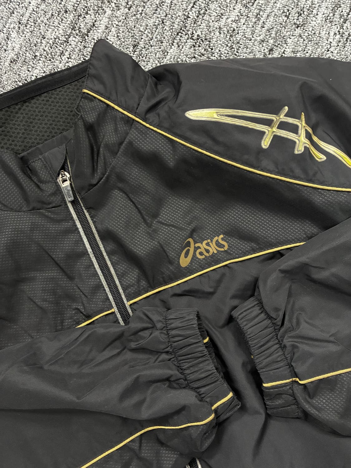 아식스 00s 블랙 골드 바람막이 110 상품이미지6
