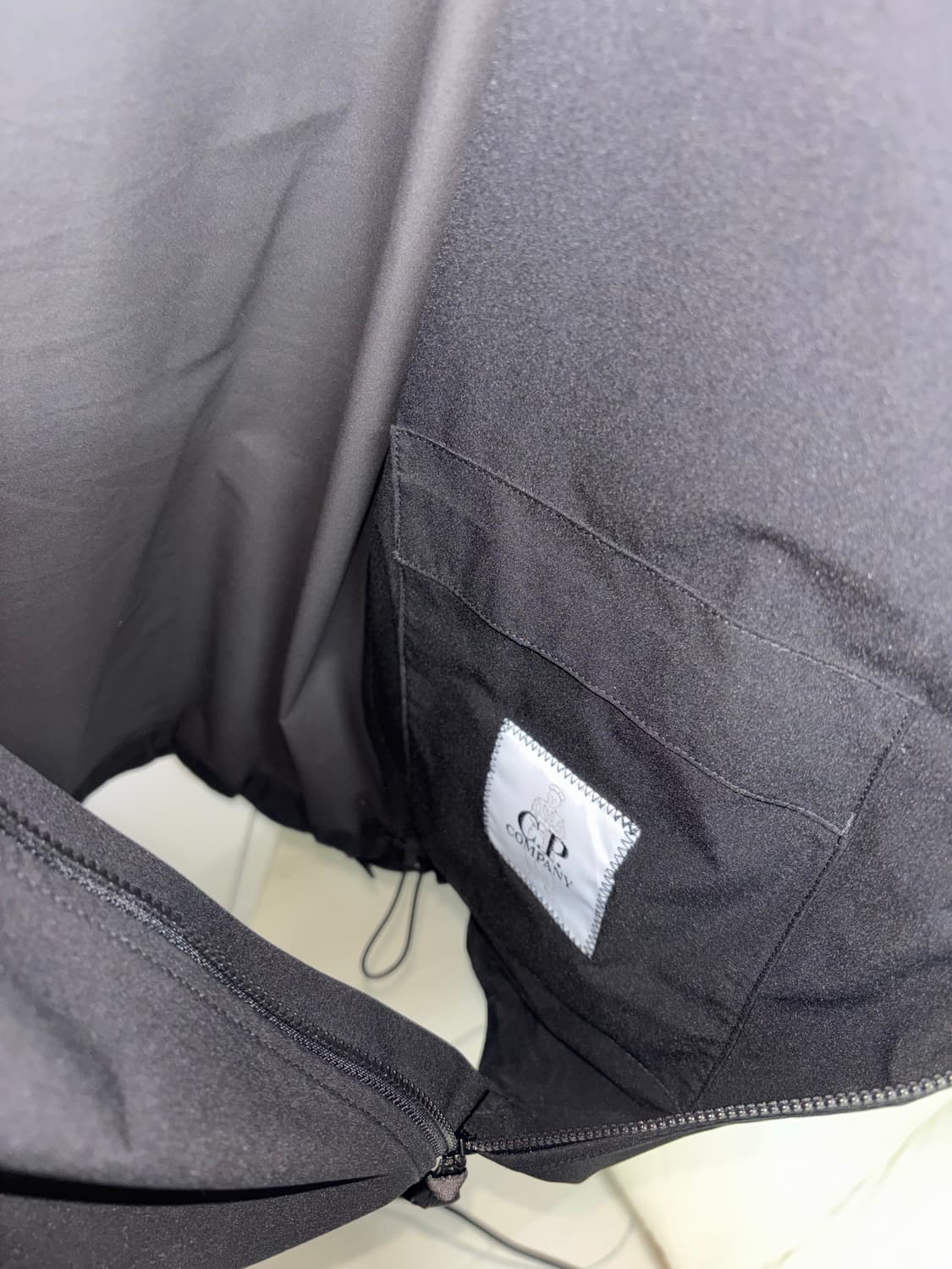 CP컴퍼니 쉘 바람막이 상품이미지3