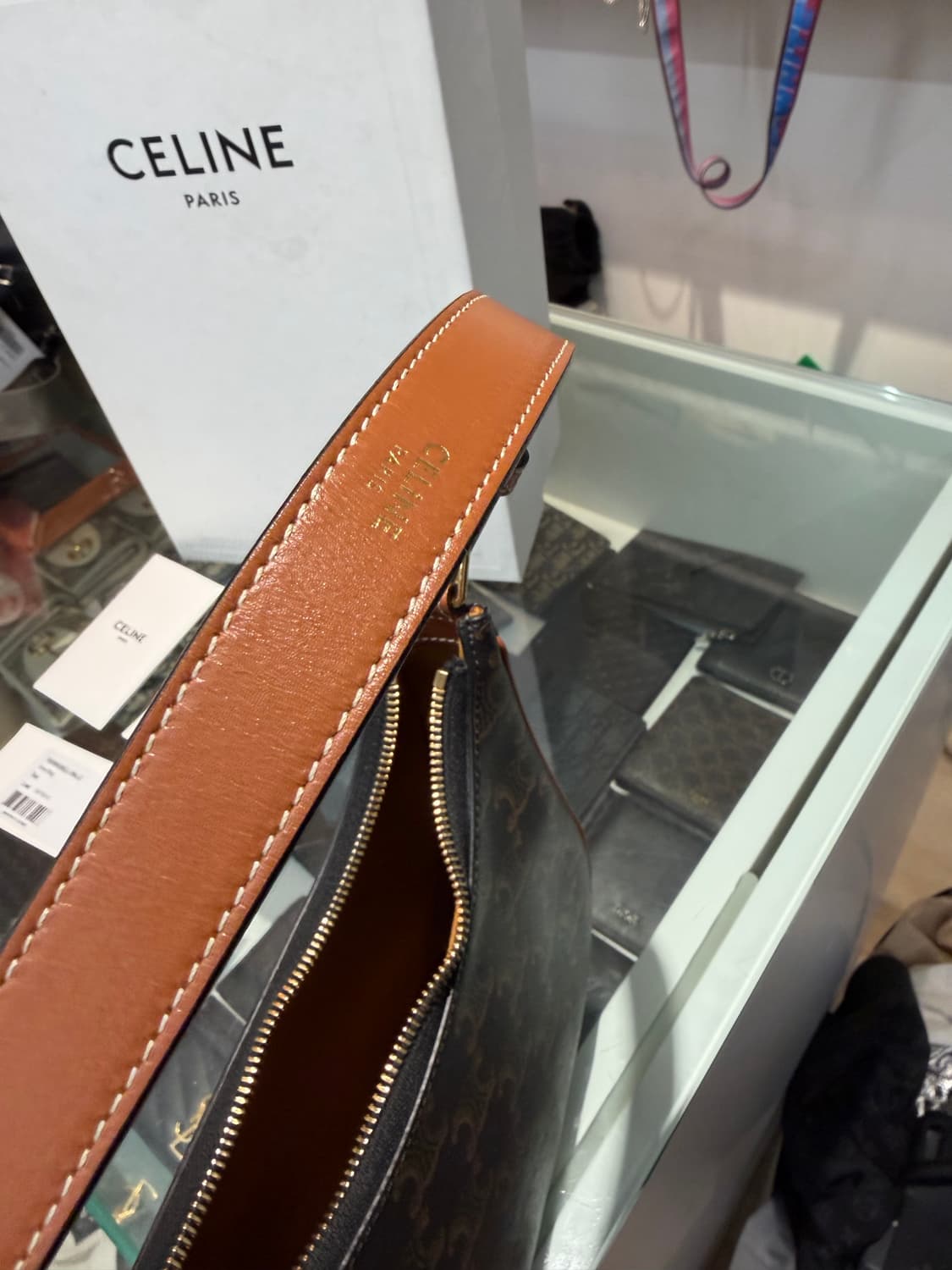 셀린느 아바백 미디움 상품이미지6