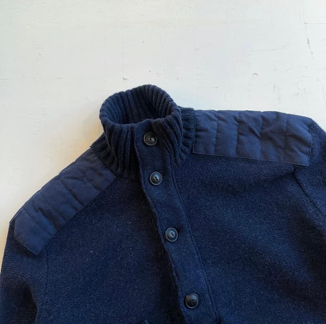 폴로랄프로렌 숄더 패치 버튼업 스웨터 상품이미지3