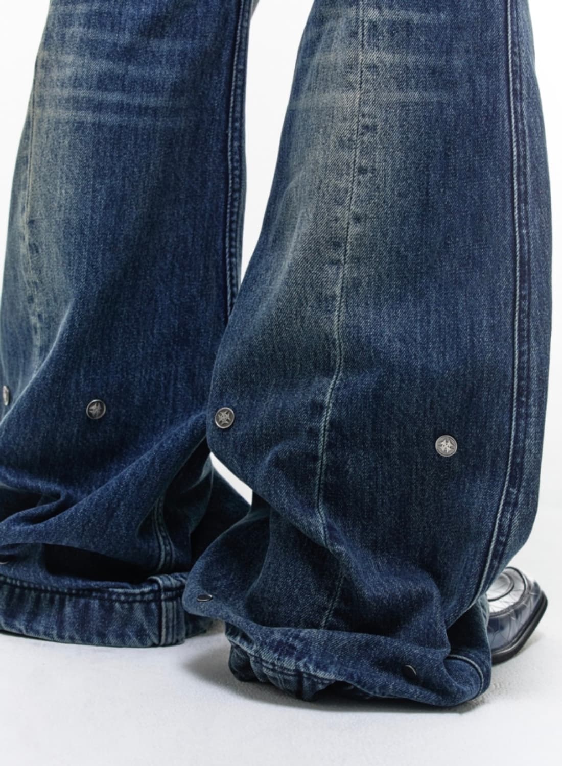 Op. 09 HAZE FLARE DENIM PANTS INDIGO 상품이미지5