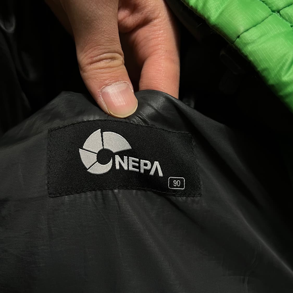 네파 이웃도어 덕다운 투톤 배색 후드 패딩 점퍼 [그린/블랙] S/90 상품이미지6