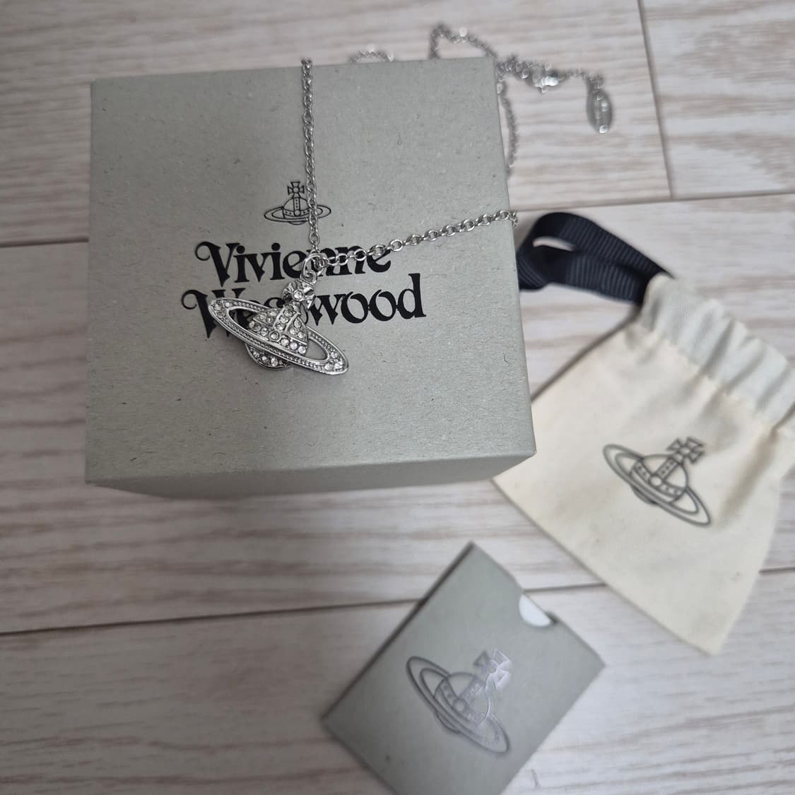 비비안웨스트우드 미니바스릴리프 목걸이  상품이미지4