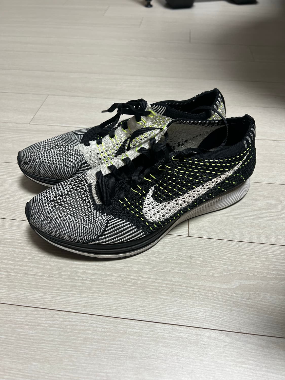 나이키 플라이니트 레이서 260사이즈 팜 상품이미지2