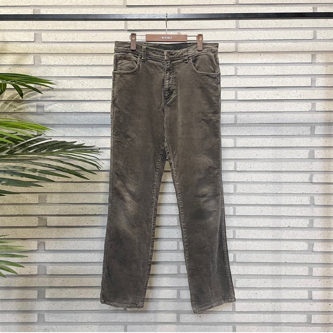 Wrangler 랭글러 코듀로이 팬츠 일자펫 백 로고 디테일 그레이 상품이미지2