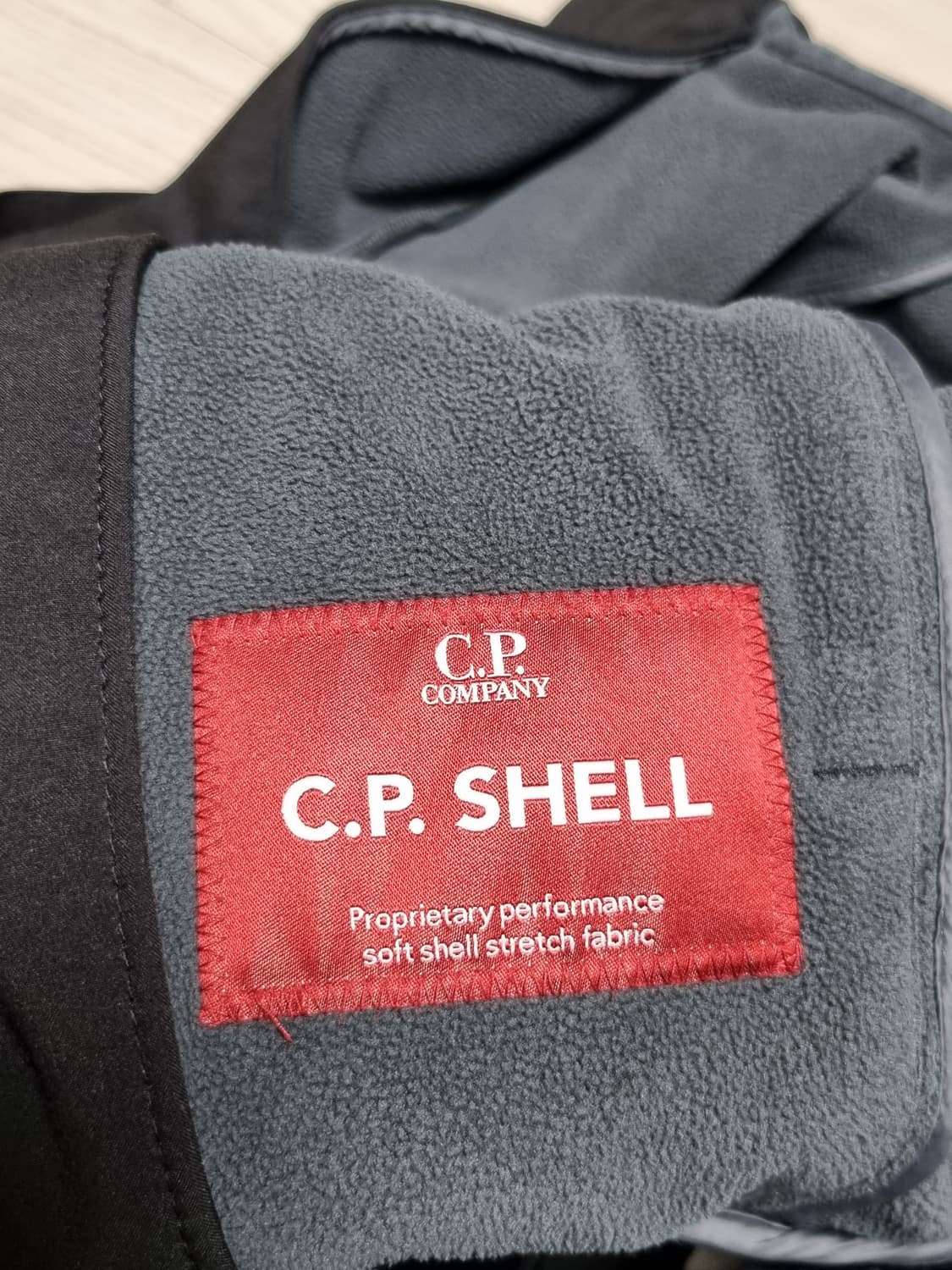cp컴퍼니 쉘 바람막이 상품이미지4