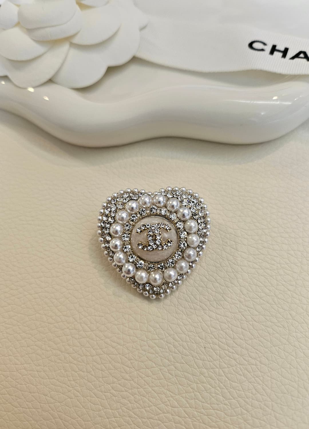 샤넬 CC 하트 큐빅 진주  브로치 업사이클링 상품이미지2