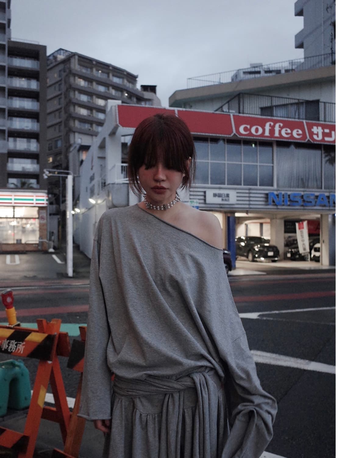 프레클 루즈 컷팅 티셔츠 상품이미지1