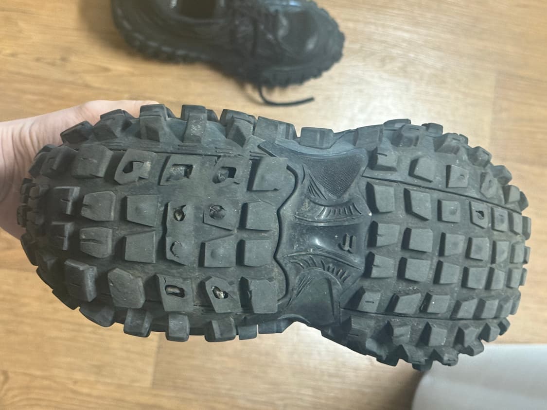 발렌시아가 디펜더 41사이즈 상품이미지2