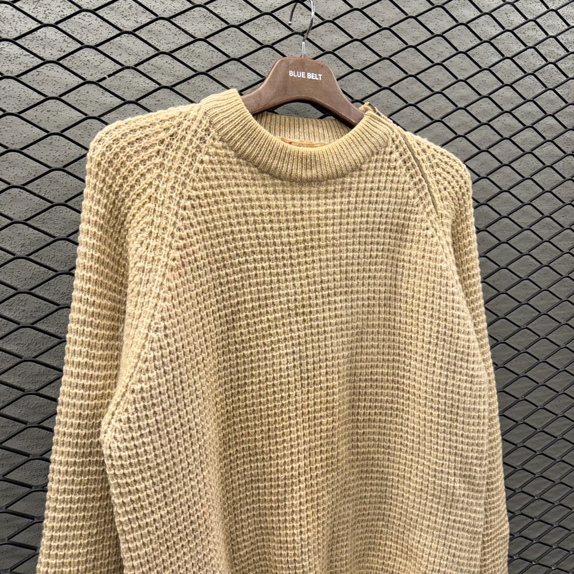 USA VINTAGE 와플 울니트 라운드넥 숄더지퍼 디테일 아이보리 상품이미지4