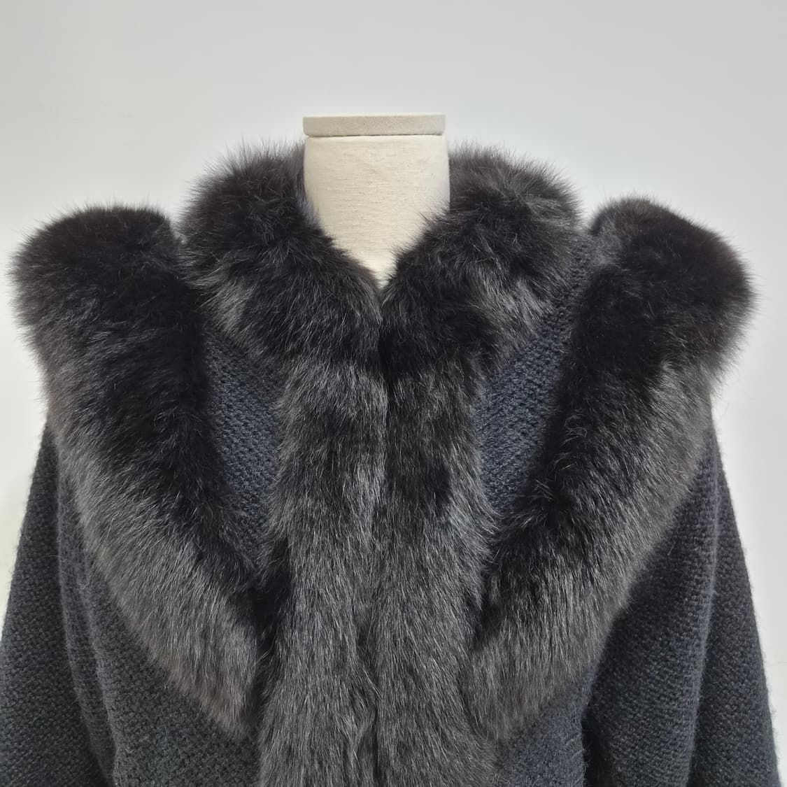 WALLACE 폭스 퍼 트리밍 울 니트 자켓  상품이미지3