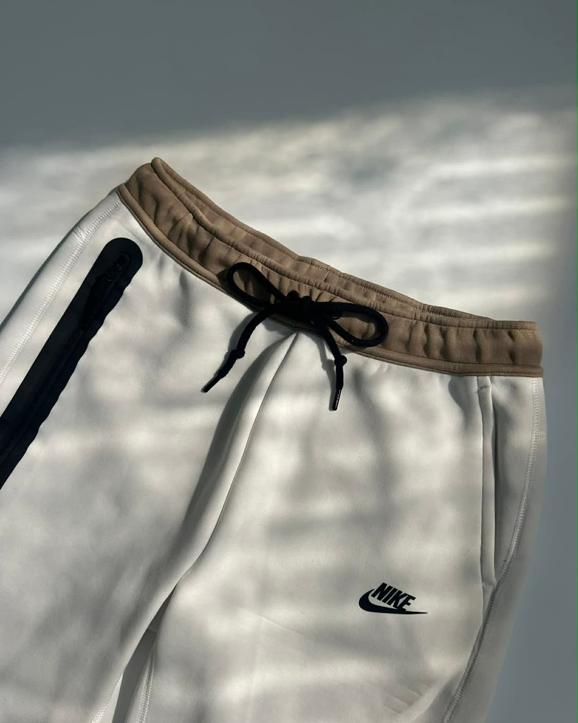 [L] 나이키 테크팩 화이트 브라운 조거 팬츠 상품이미지3