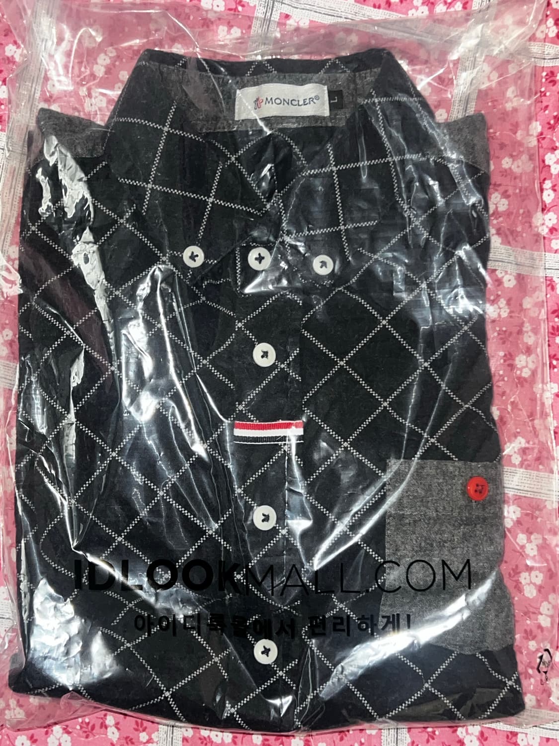 모델명: Moncler Checked Pattern Contrast Sl 상품이미지2
