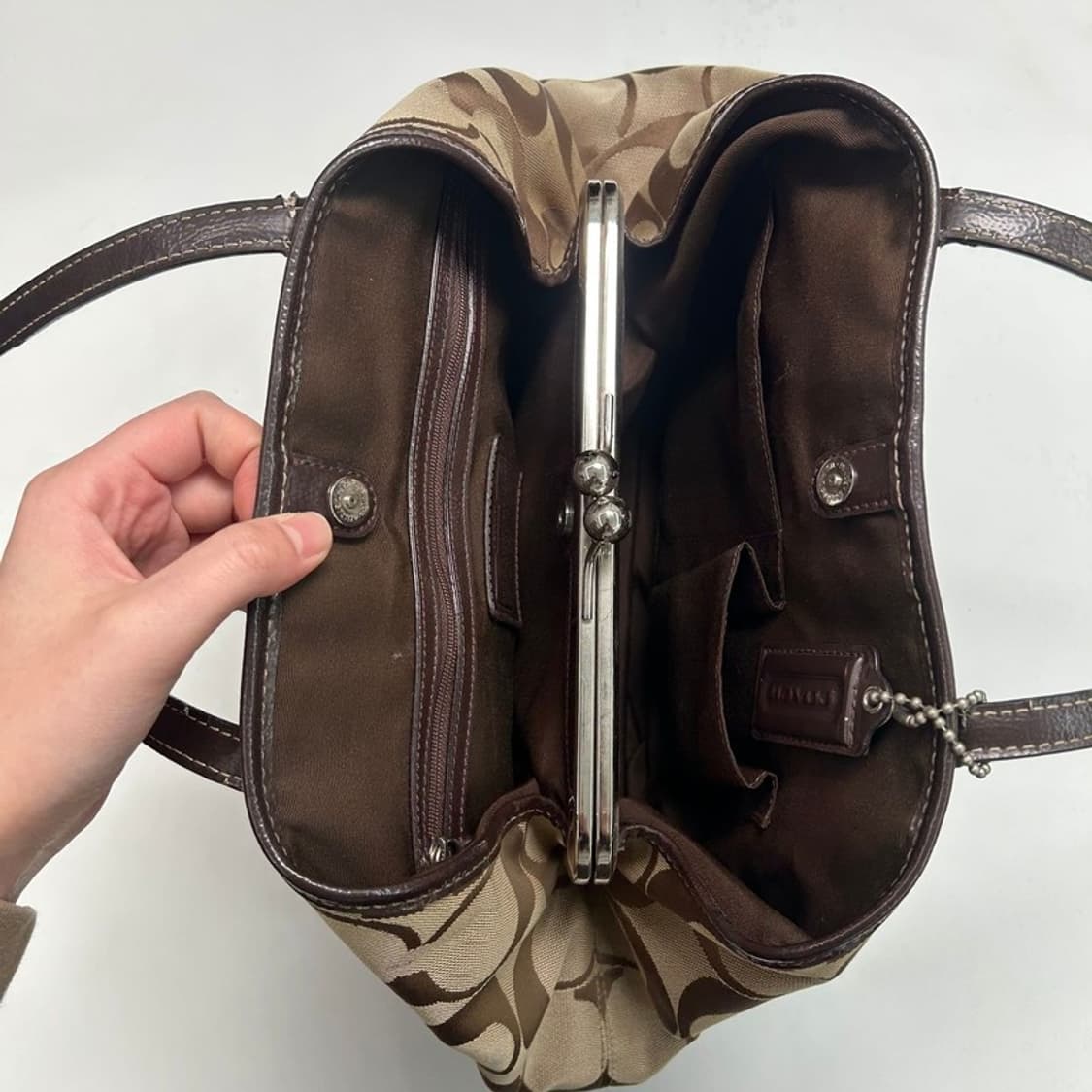 코치 시그니처 캔버스 도트백 상품이미지5