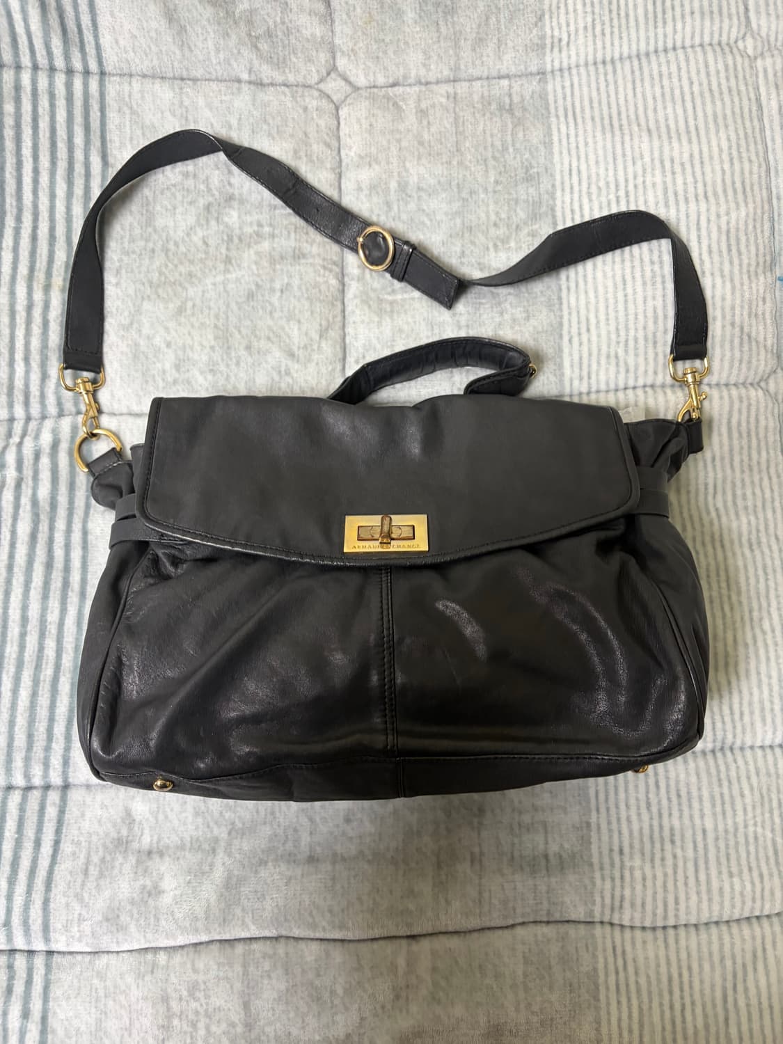 아르마니 레더 양가죽 크로스백 상품이미지1