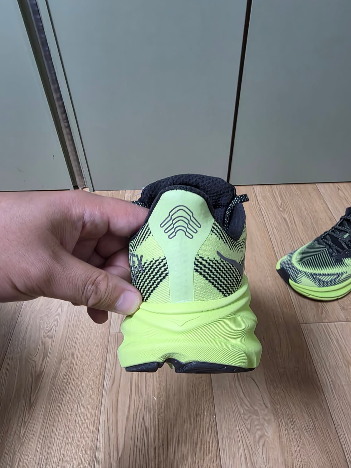 호카 클리프톤9 GTX (US 9.5) 상품이미지6