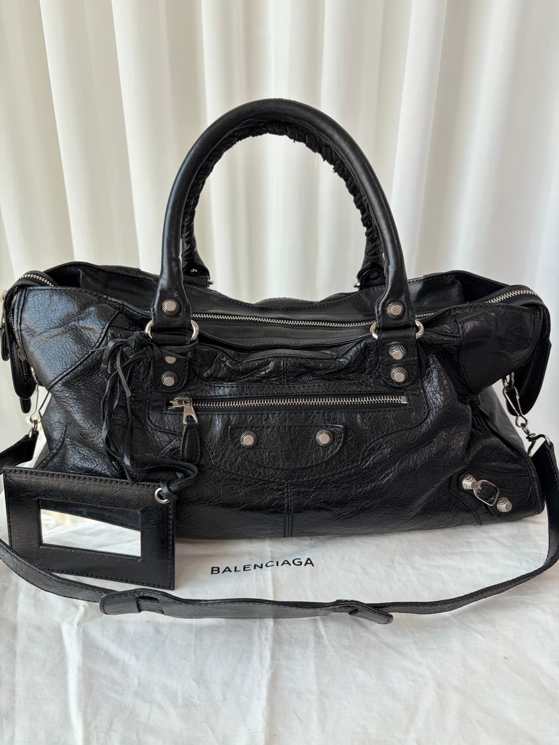 발렌시아가 시티 모터백 블랙  상품이미지2