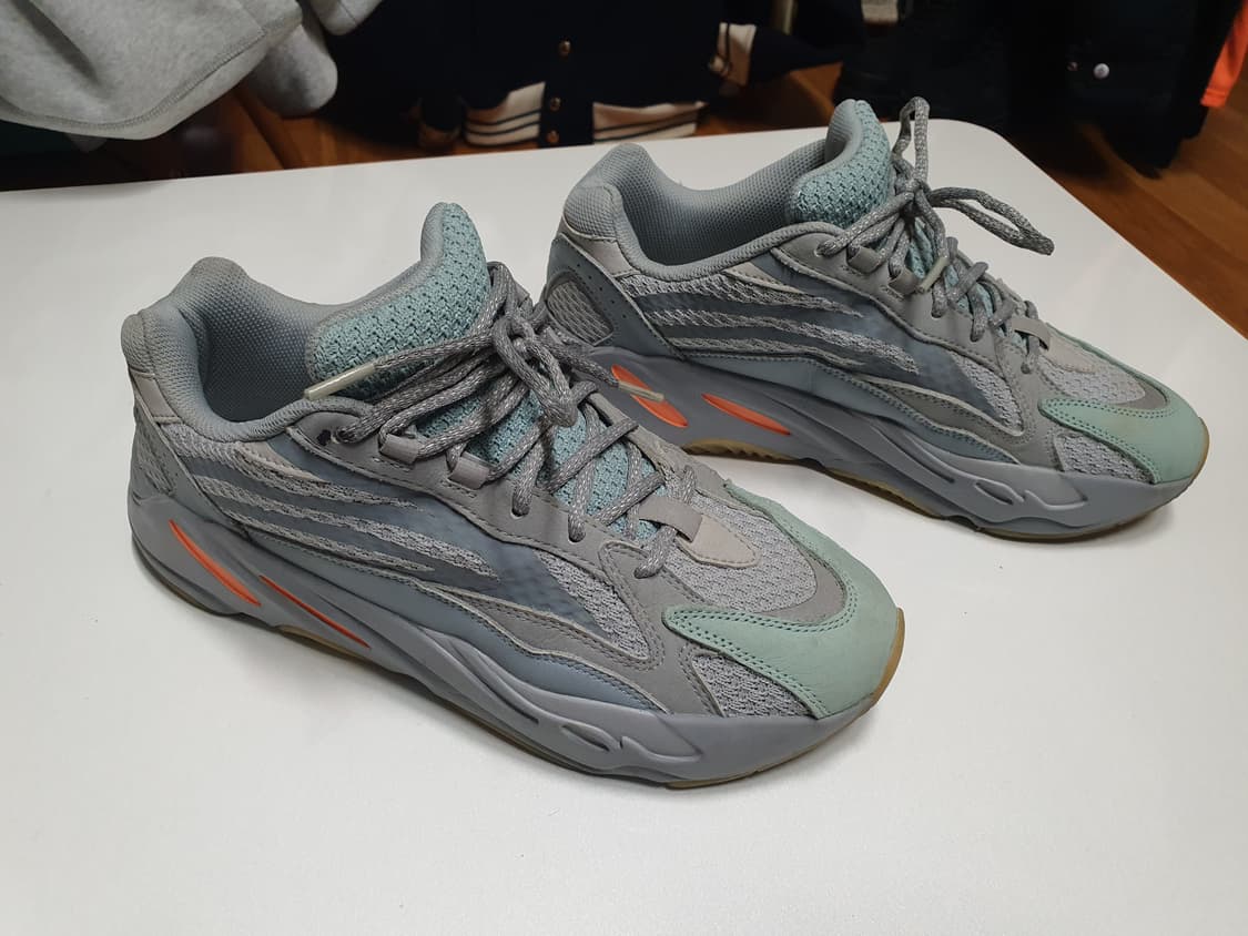 아디다스 이지부스트 이너시아700 상품이미지2