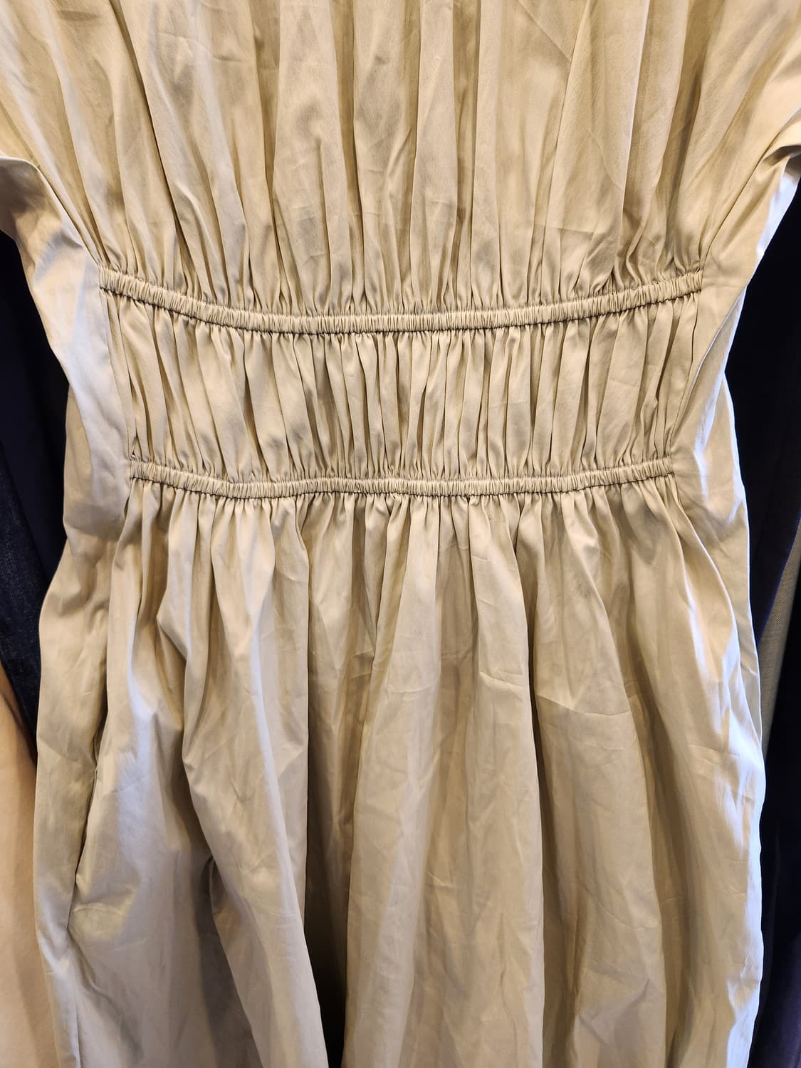 COS 개더드 오픈백 미디 드레스 새제품  상품이미지4