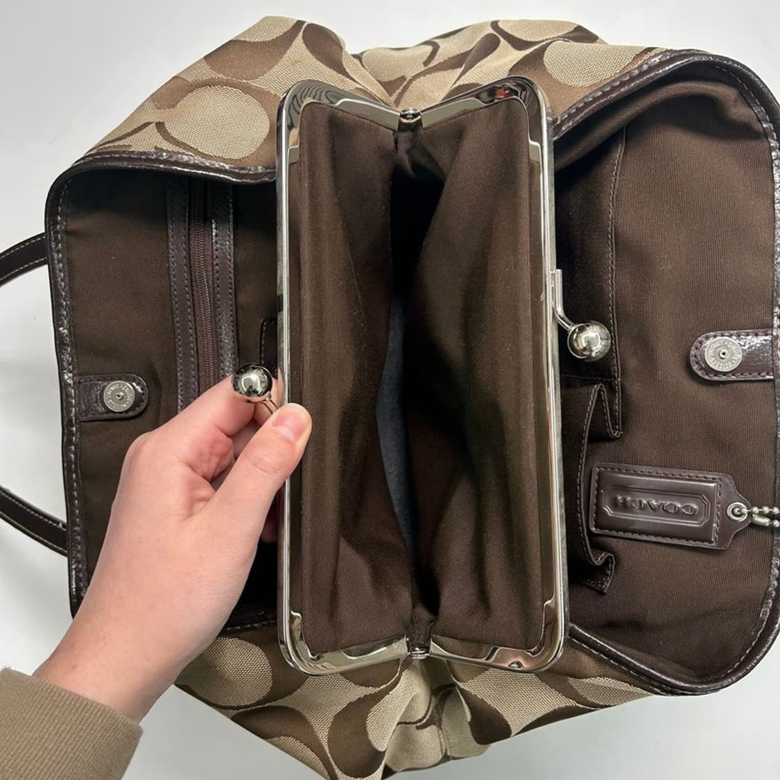 코치 시그니처 캔버스 도트백 상품이미지6