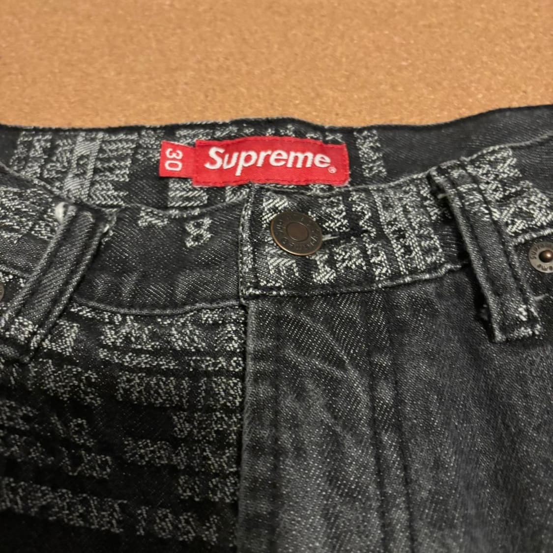 슈프림 트레이드마크 자카드 배기 진 워시드 블랙 상품이미지3