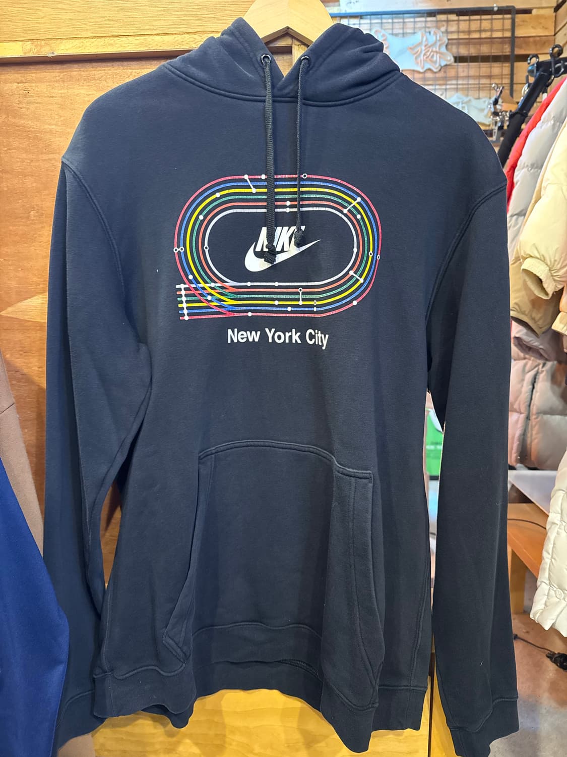 나이키 뉴욕 시티 그래픽 블랙 후드티 상품이미지1