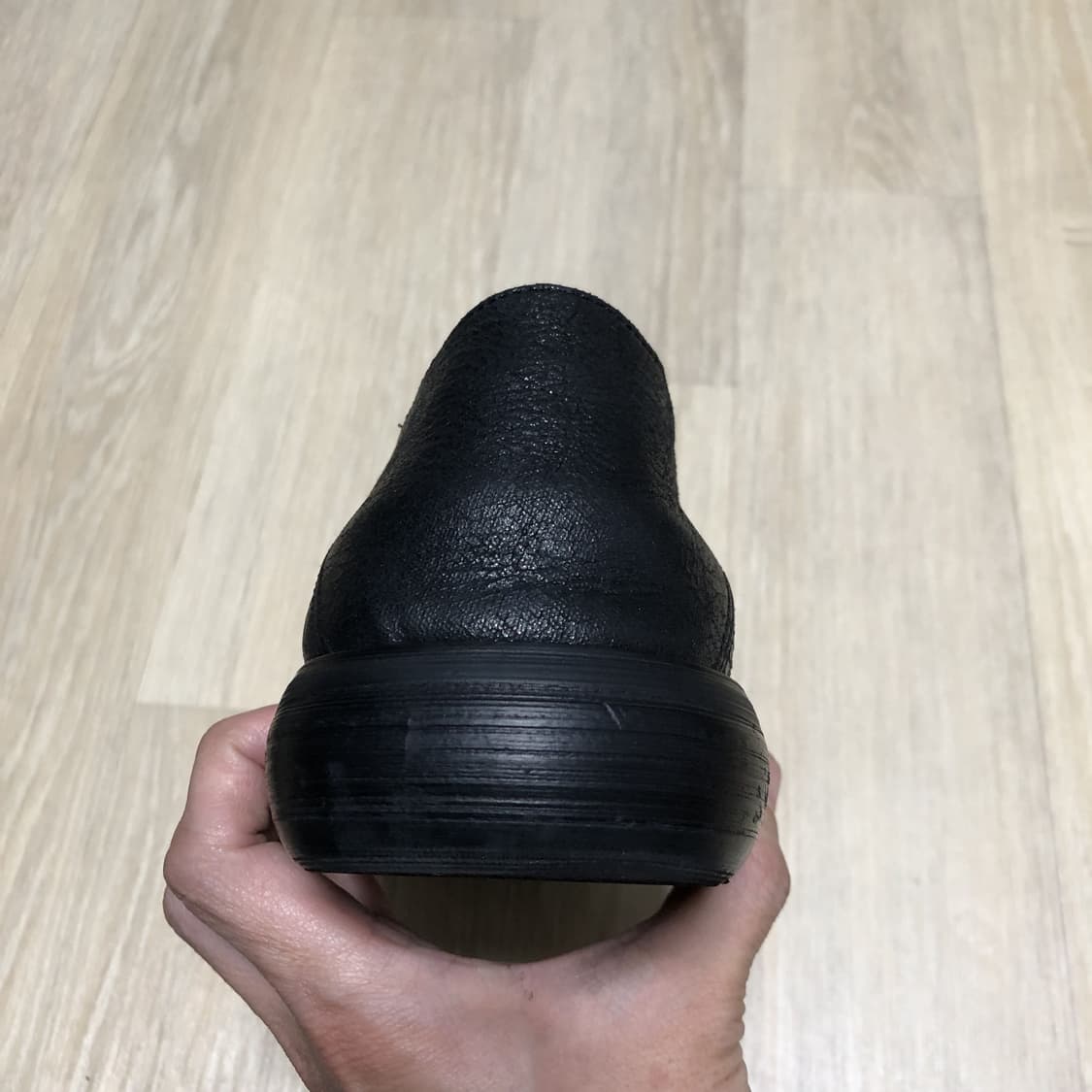 (250) 인사일런스 INSILENCE 크랙 레더 클로그 블랙  상품이미지3