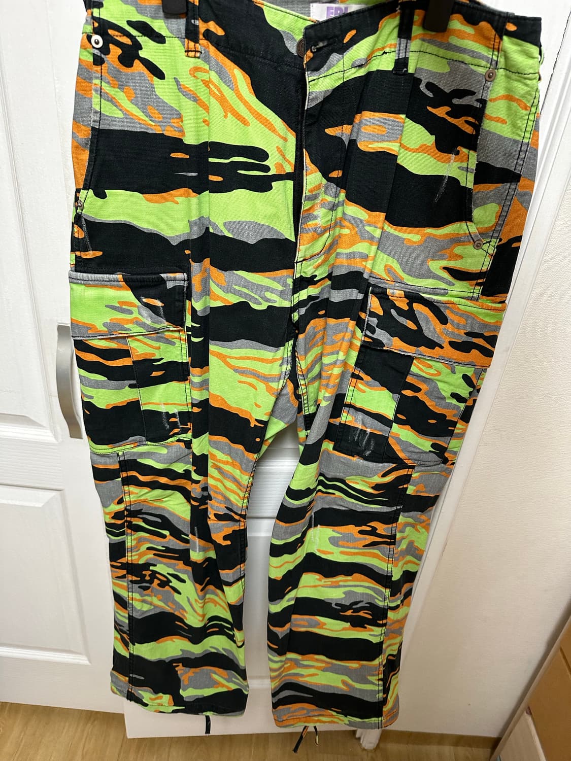 ERL 그린 레이브 카모 타이거 카고 팬츠 상품이미지1