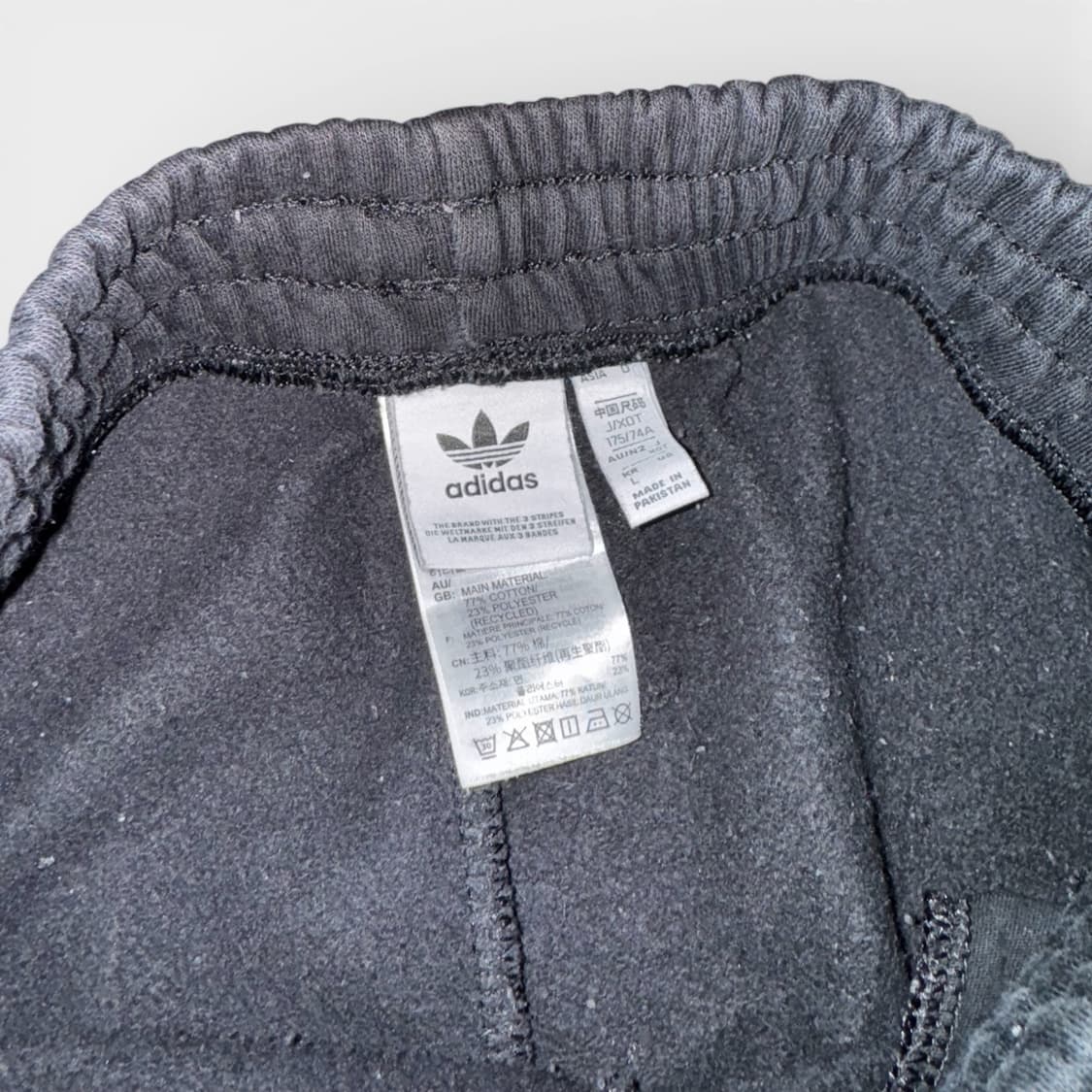 Vintage Adidas three-stripe sweatpants 상품이미지5