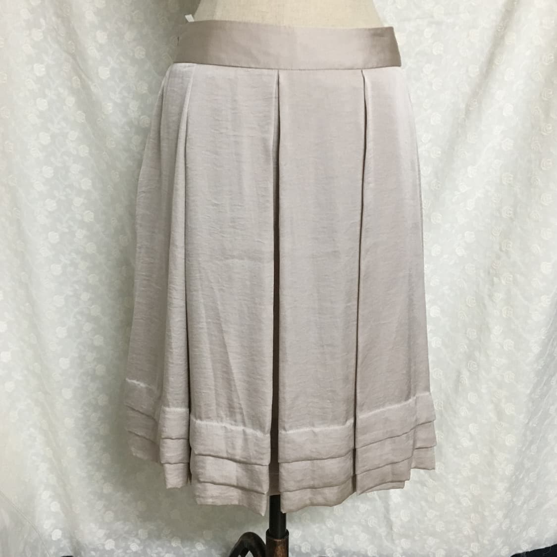 베이비핑크 새틴 플리츠 스커트 / 고급스러운 광택 상품이미지2