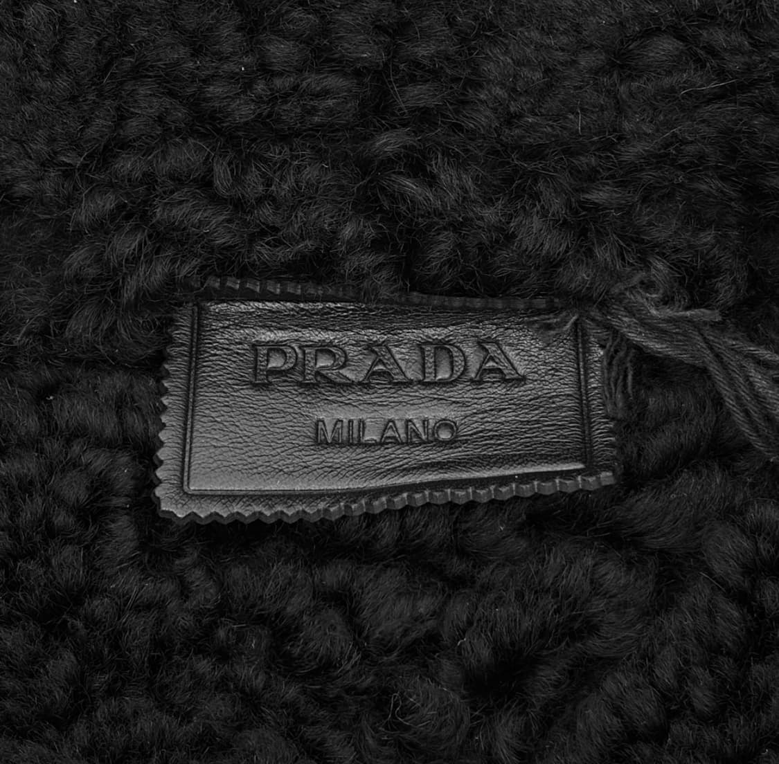 [46] 프라다 남성 삼각로고 시어링 트리밍 레더 봄버 무스탕 자켓 블랙 상품이미지7