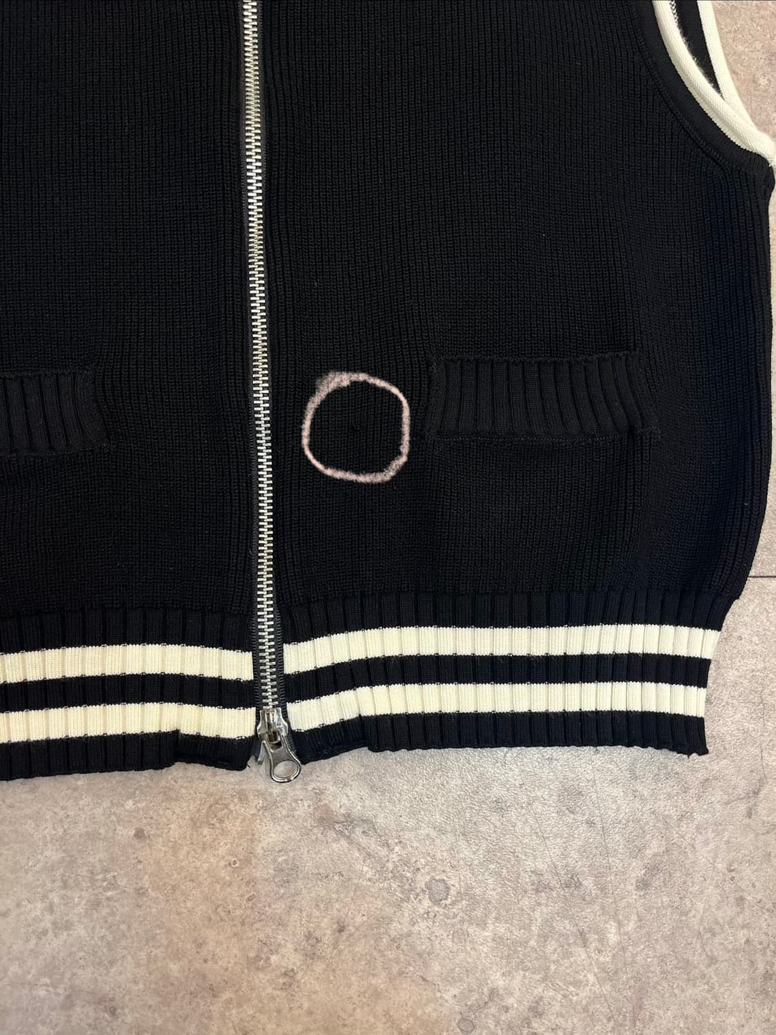 마뗑킴 스펠 포인트 스트라이프 니트 베스트 블랙 S #csz4029 상품이미지7