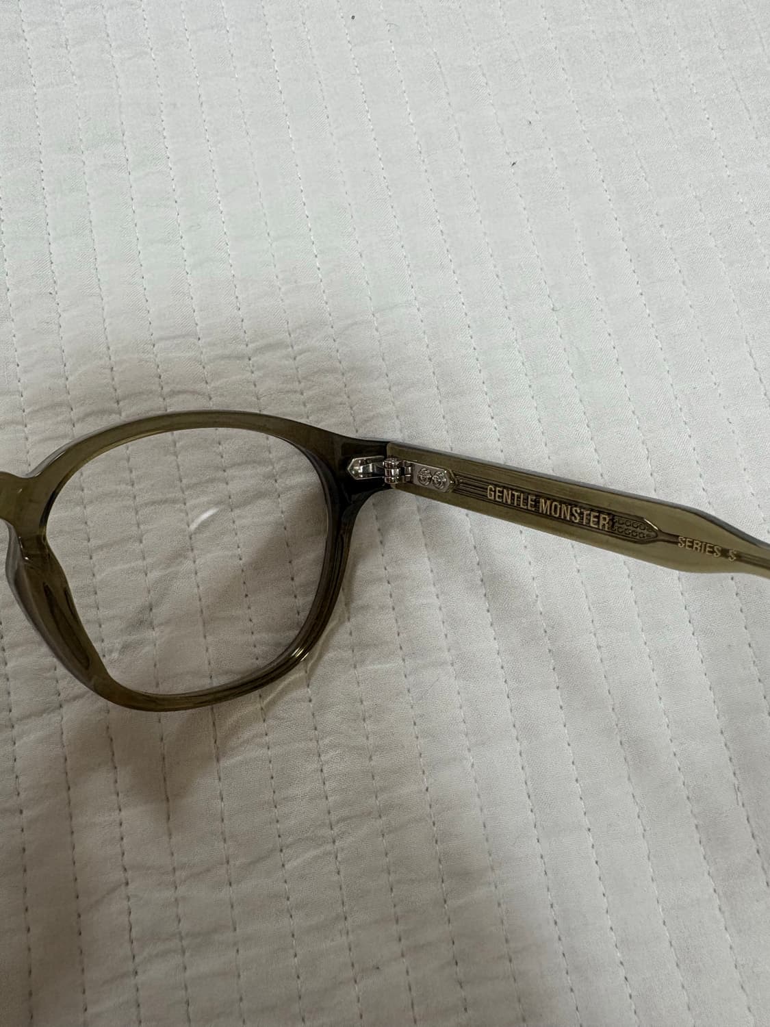 젠틀몬스터 에디A KC1 카키 안경 상품이미지6