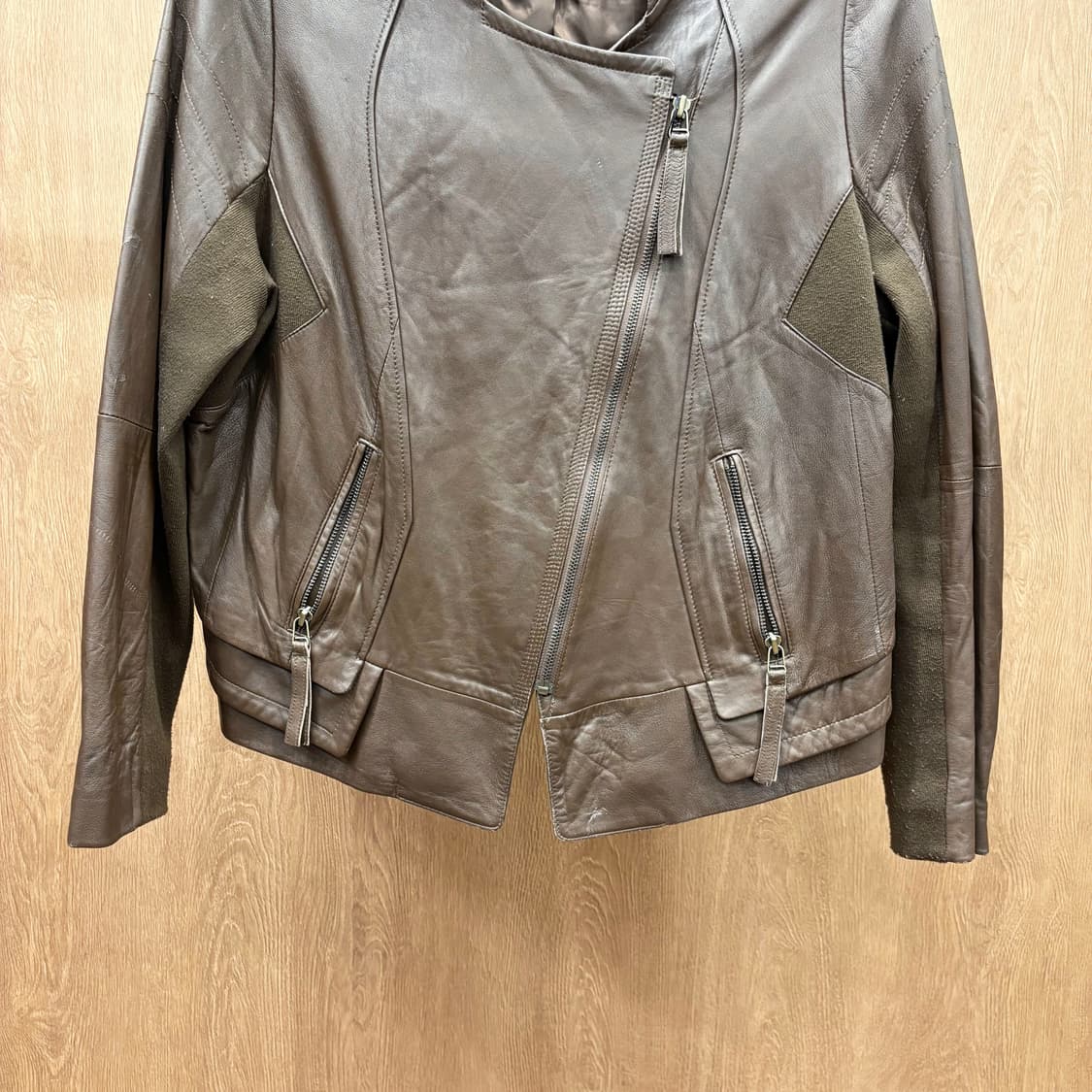 빈티지 레더 라이더 자켓 소매 스트레치 패널 배색 포켓 디테일 브라운 상품이미지5