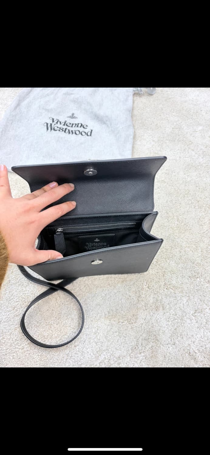 급처) 비비안웨스트우드 블랙 크로스백 상품이미지3