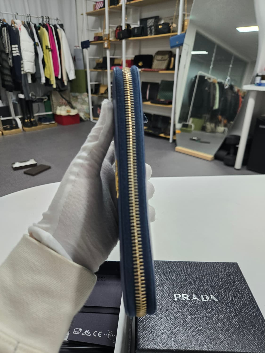 [50%할인] 프라다 지퍼돌이 장지갑 상품이미지5