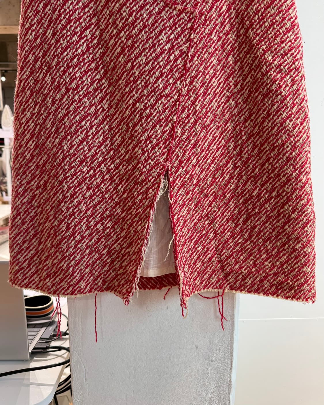 이자벨마랑 레드 트위드 미디스커트  상품이미지4