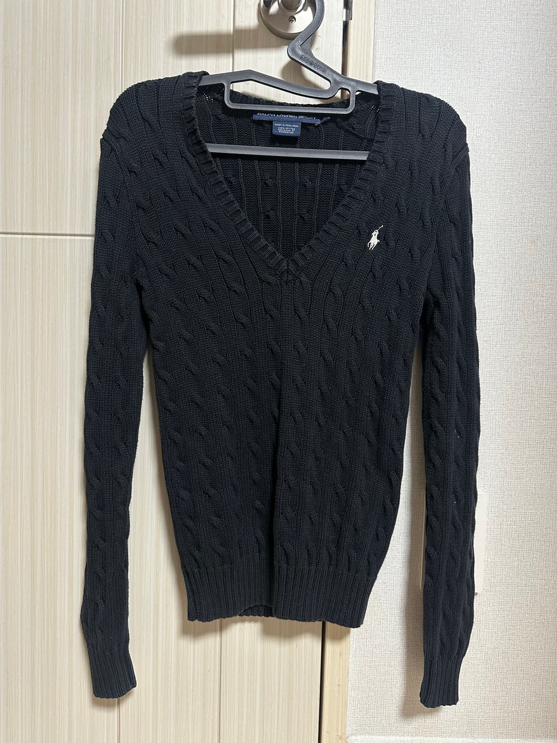 폴로 브이넥 니트  상품이미지1