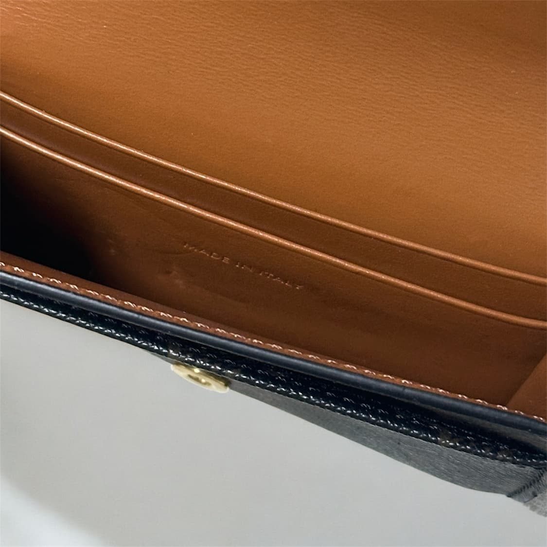 셀린느 트리옹프 카드지갑 상품이미지5