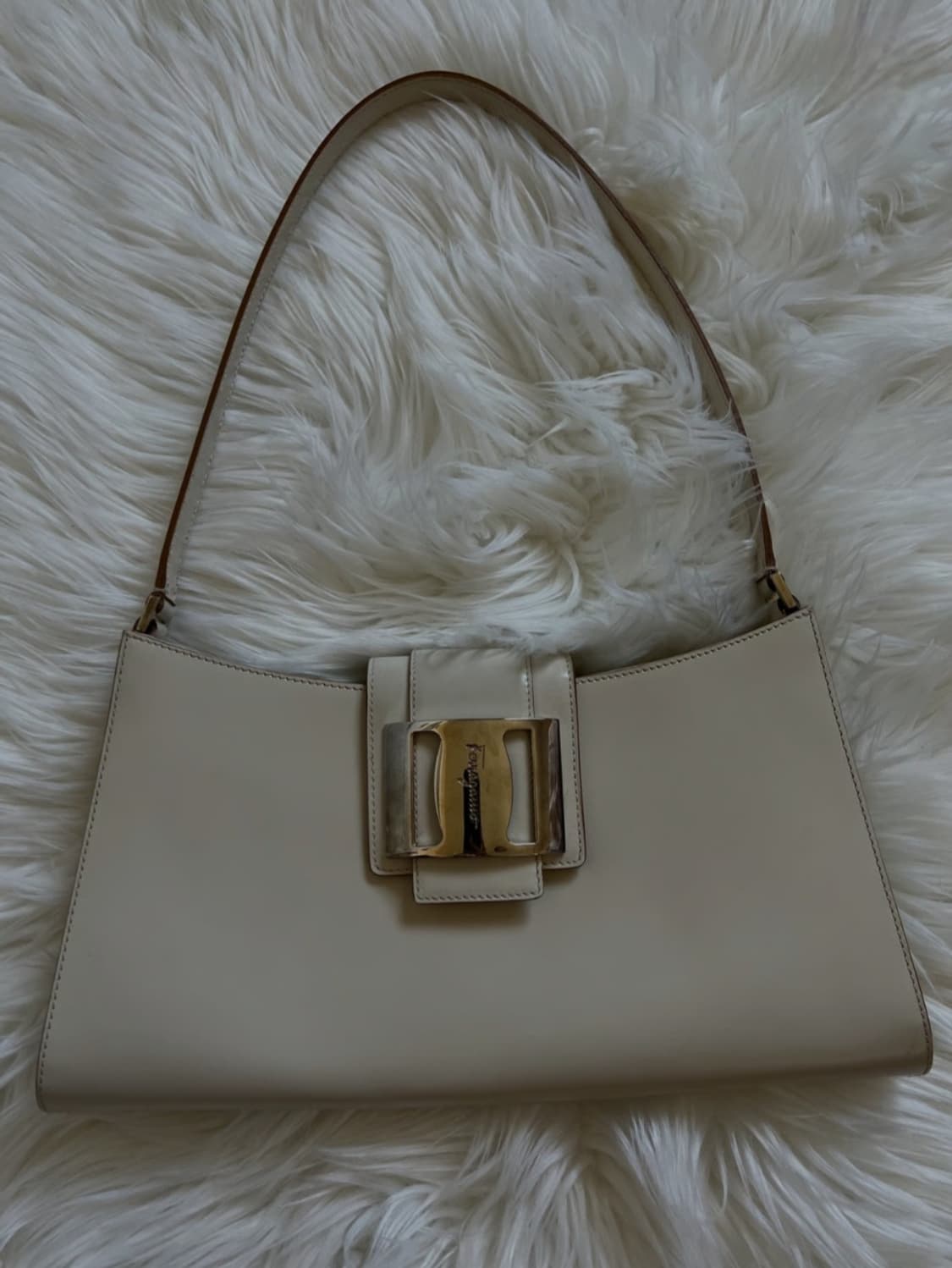 정품) 페라가모 간치니 호보백 숄더백 상품이미지1