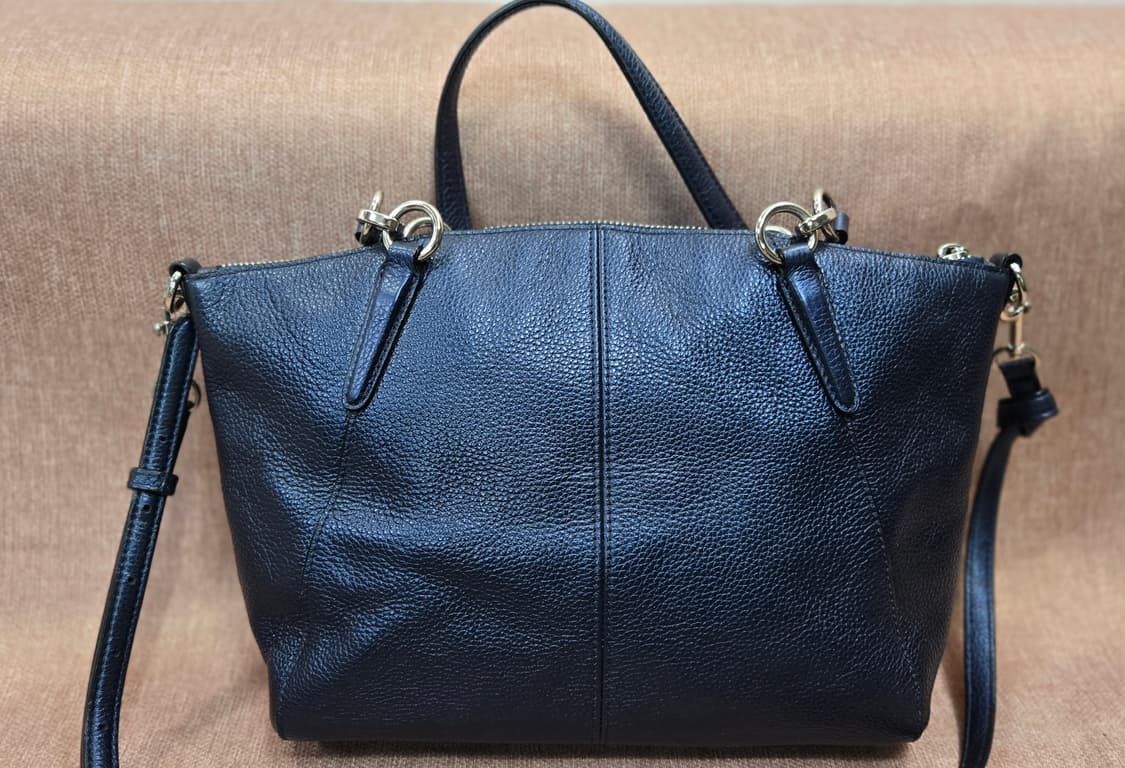 코치정품 - 메탈릭 퍼플레더 미니 켈시 새첼 크로스바디 상품이미지2