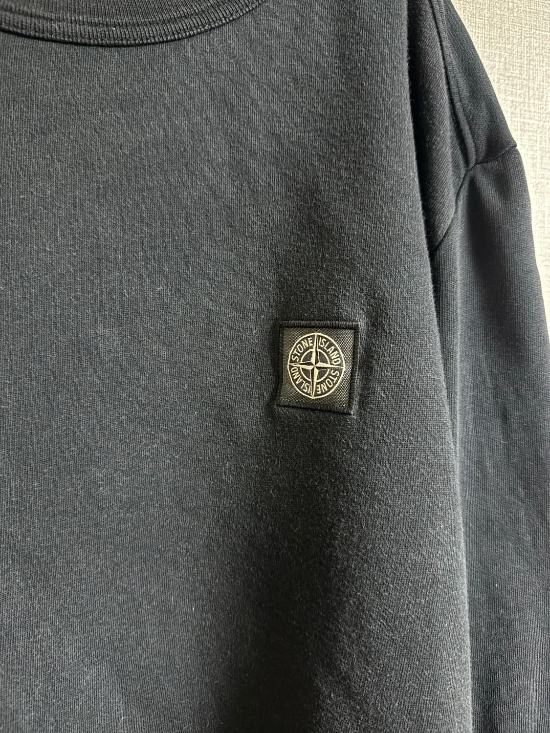 착샷O 스톤아일랜드(Stone Island) 로고 패치 맨투맨 XL 정품 상품이미지3