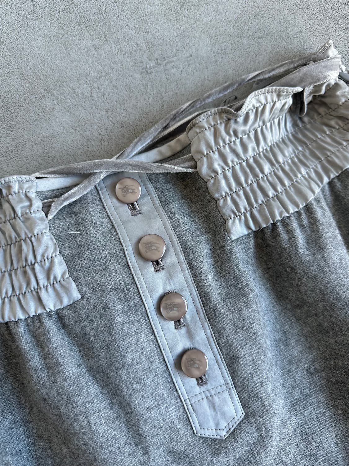 버버리 그레이 프릴 밴딩 미디 스커트 상품이미지2