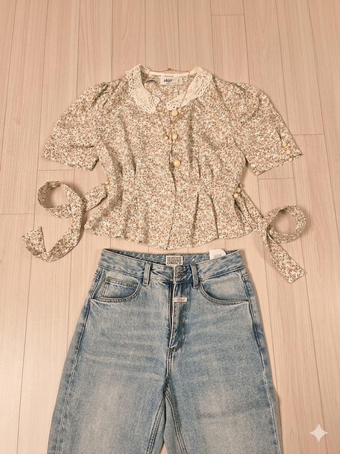 오브제(objet) 빈티지 플라워 레이스 칼라 블라우스 상품이미지1