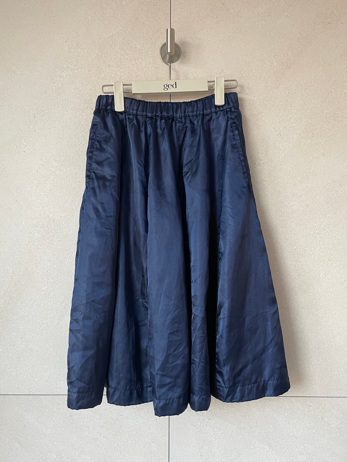 꼼데가르송 새틴 스커트 상품이미지4