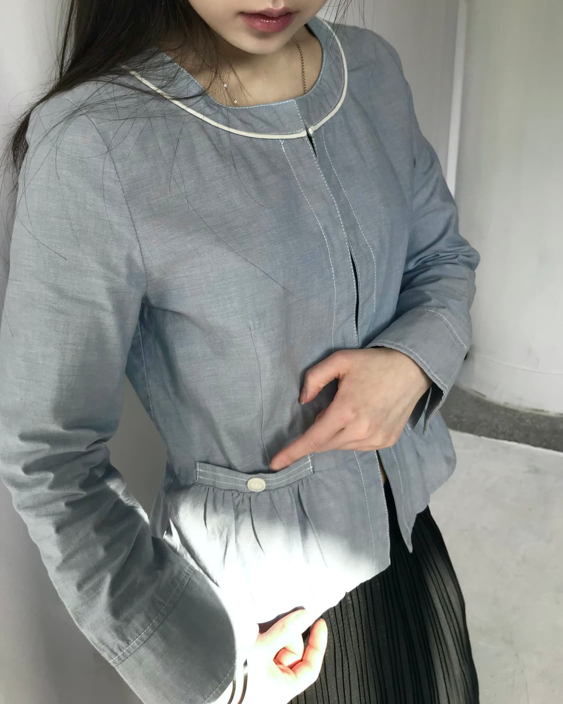 버튼 포켓 연청 블라우스  상품이미지2