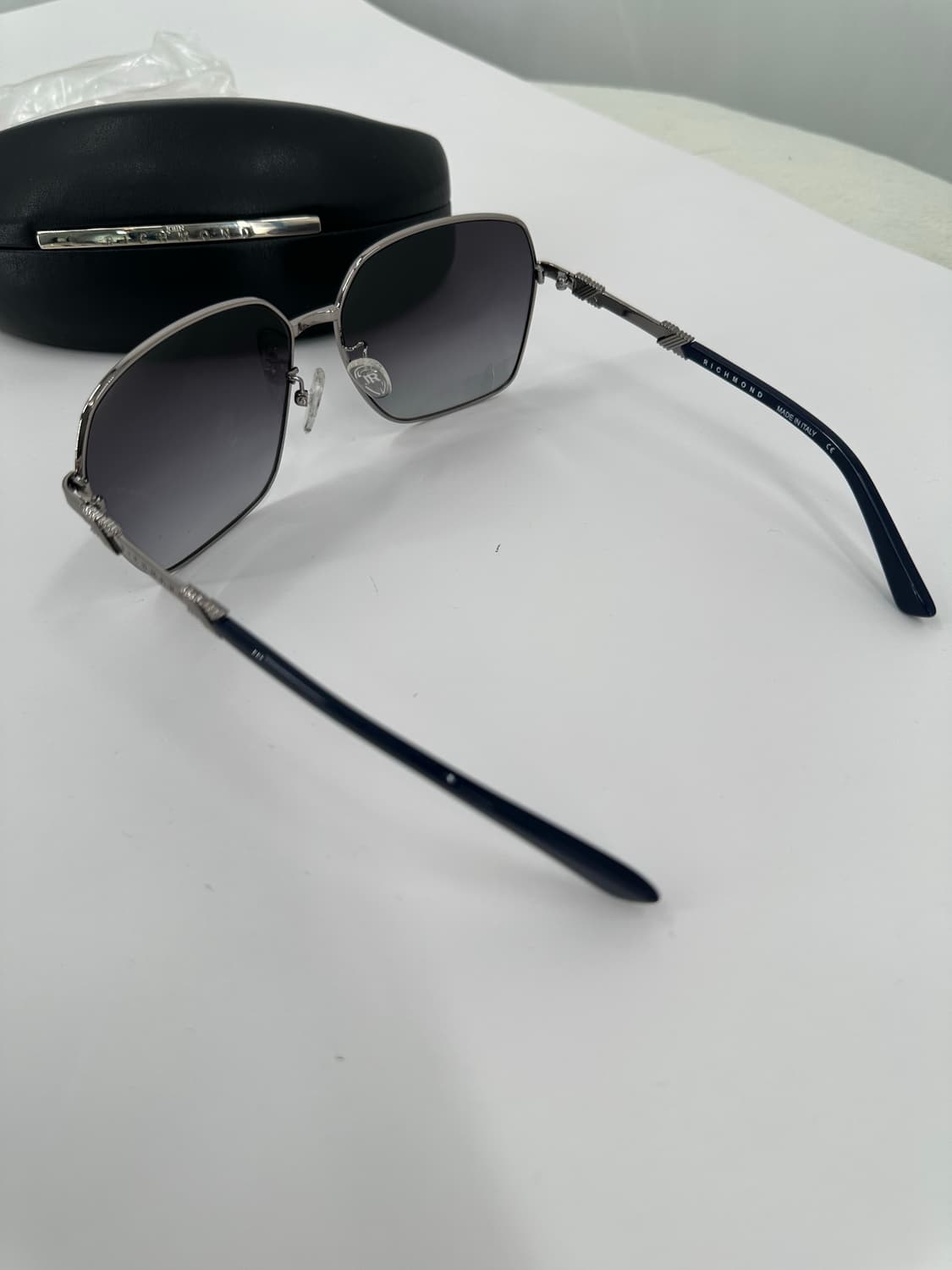 [새상품 무료배송] 정품 Made In Italy 존리치몬드 선글라스 상품이미지6