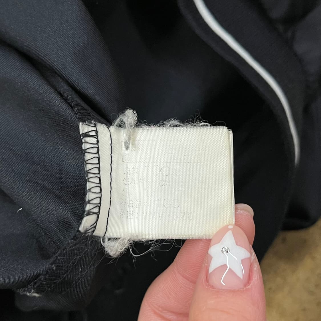 [정품/100] 미쏘니 블랙 V넥 풀오버 바람막이 b16 상품이미지6